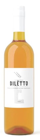 Bottiglia di Dilètto: vino giallo dorato, etichetta bianca con una grande lettera in trasparenza