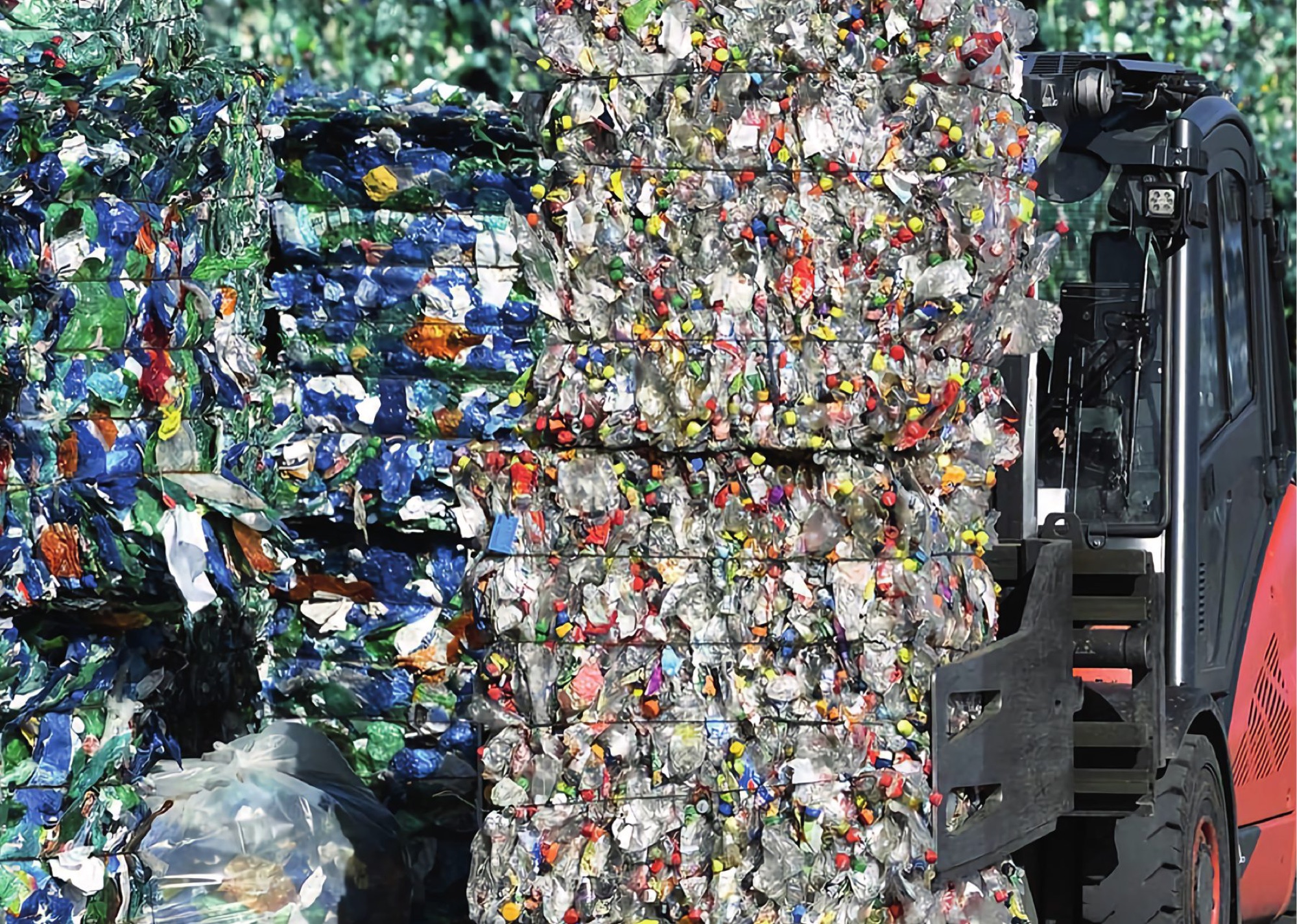 Company profile S.E.S.A.: balle di plastica selezionata in impianto