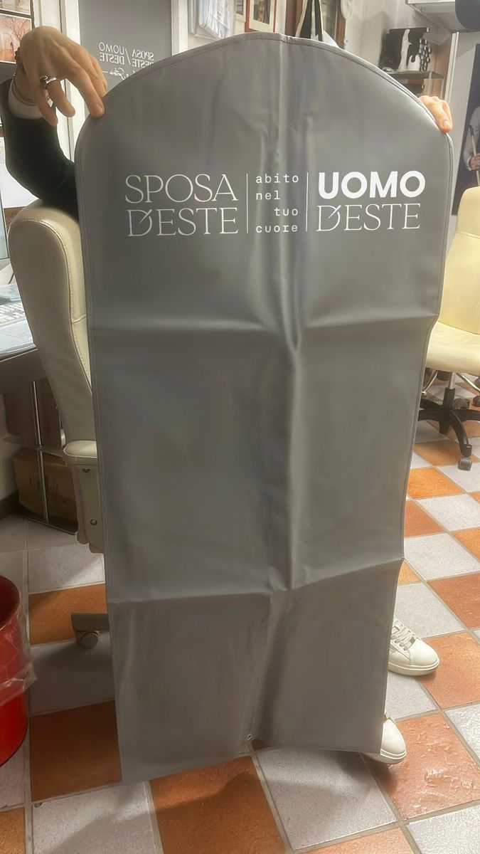 La custodia portabiti Sposa d’Este, fotografata in atelier